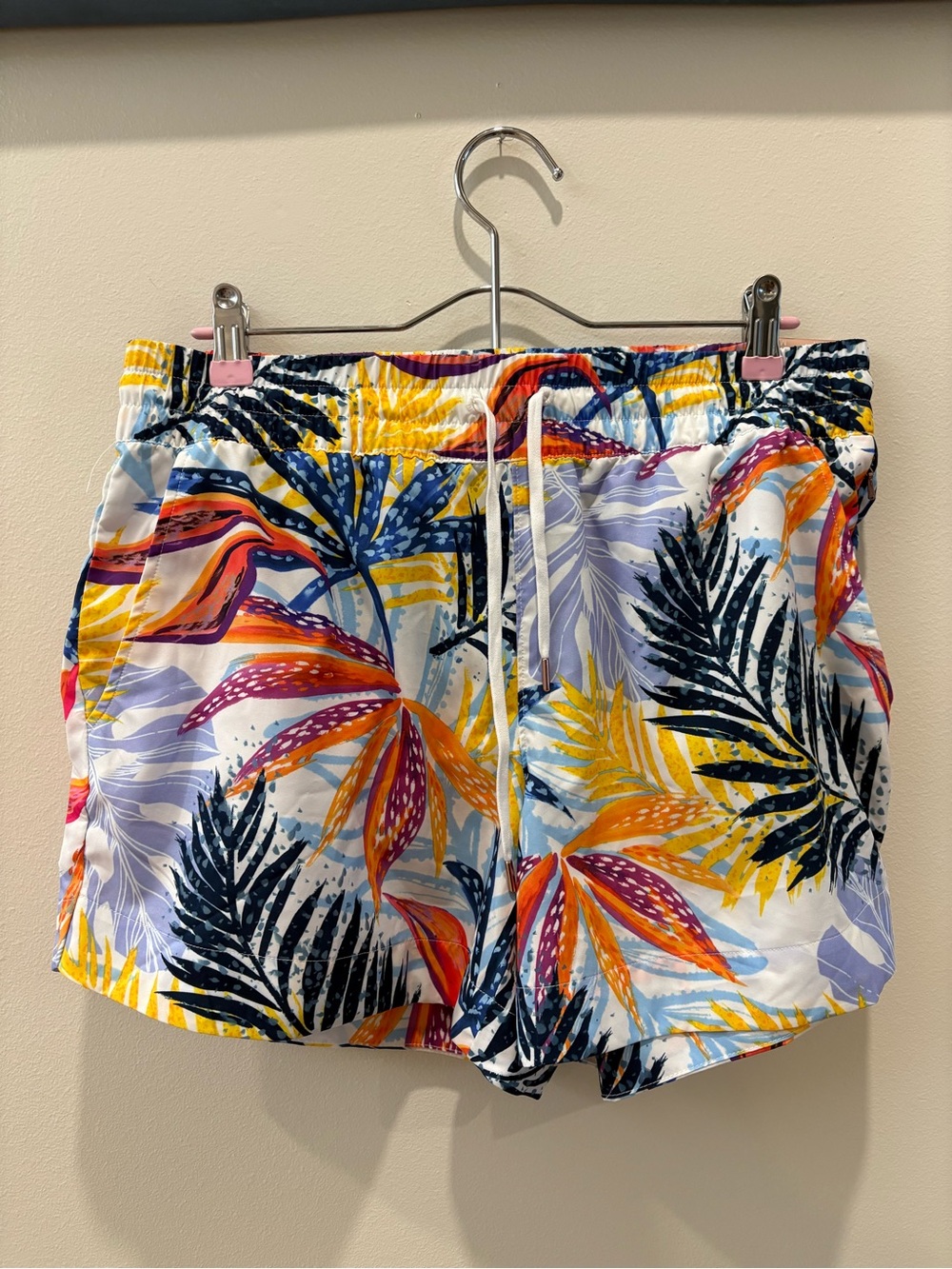 CALIA by Carrie Underwood White Tropical Leaf Print Drawstring Shorts